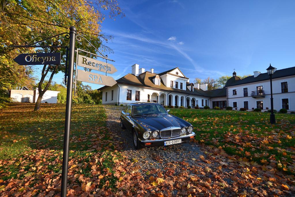 Dwor Kombornia Hotel&Spa Buitenkant foto